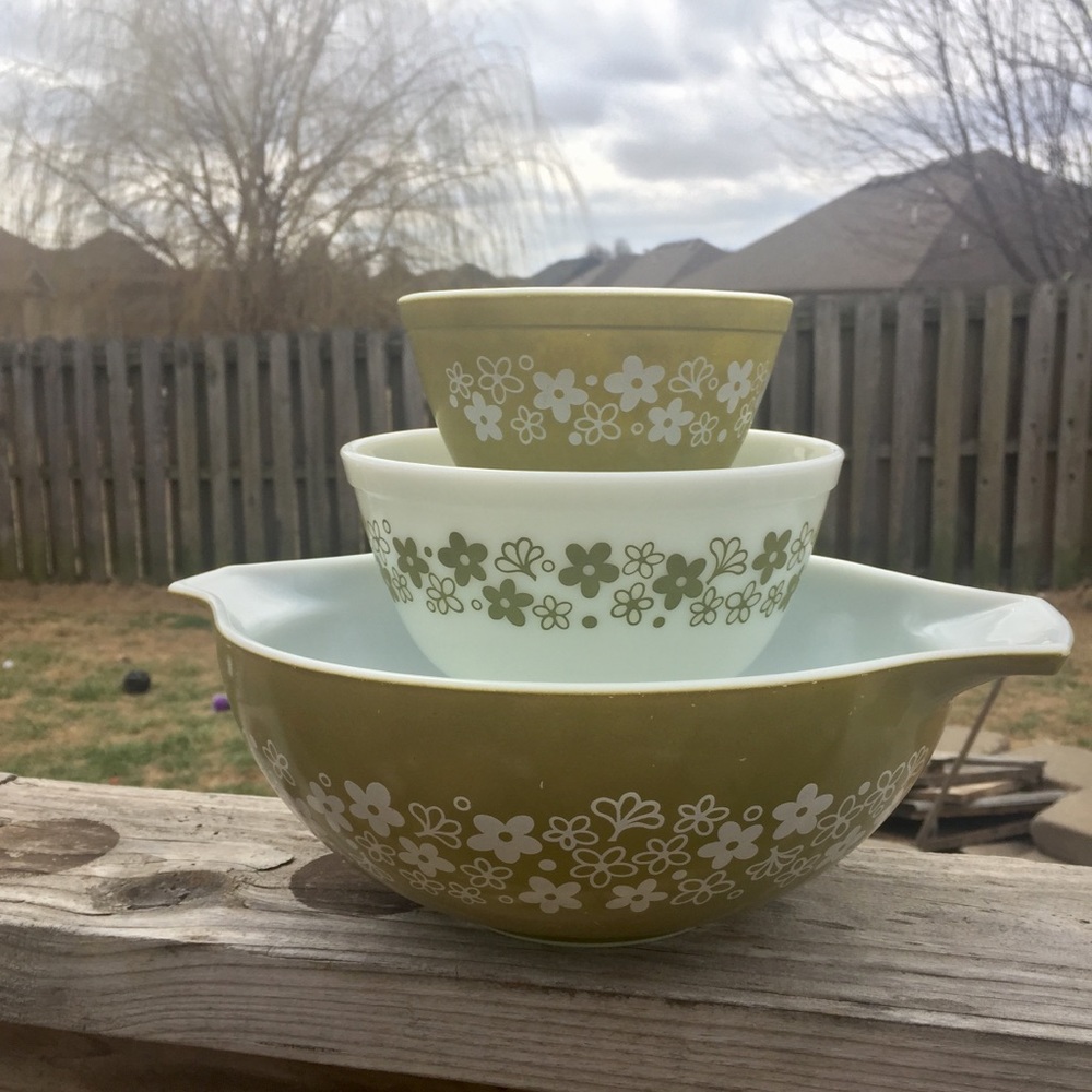 Vintage Pyrex Spring Blossom Crazy Daisy Mixing Bowl Set 444 402 401